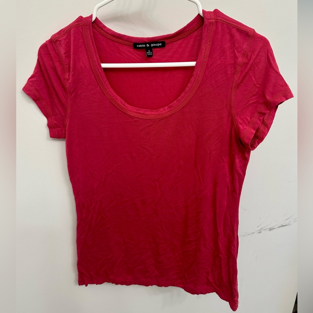 Cable & Gauge Fuchsia Short Sleeve Tee